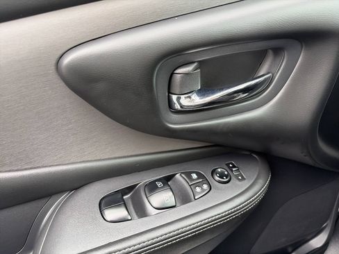 Used 2019 Nissan Murano SV AWD/4WD image 42