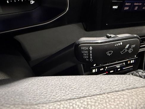 Used 2025 Volkswagen Jetta SE image 35