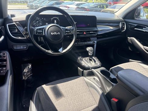 Used 2024 Kia Seltos S AWD/4WD image 14