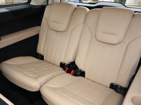 Used 2019 Mercedes-Benz GLS 450 4MATIC image 27