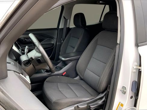 Used 2023 GMC Terrain SLE image 24