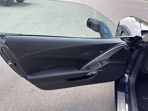 Used 2015 Chevrolet Corvette Stingray Coupe RWD image 13