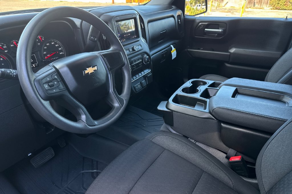 Used 2025 Chevrolet Silverado 1500 Custom RWD image 10