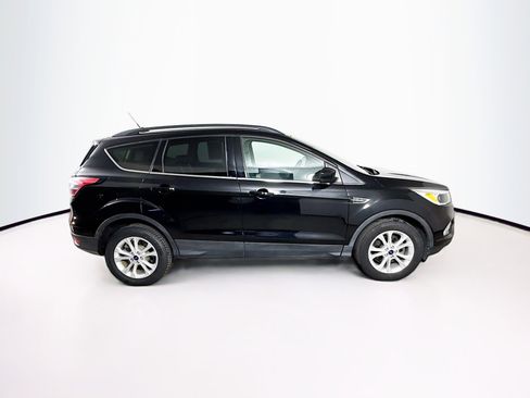 Used 2018 Ford Escape SE w/ Ford Safe & Smart Package image 2