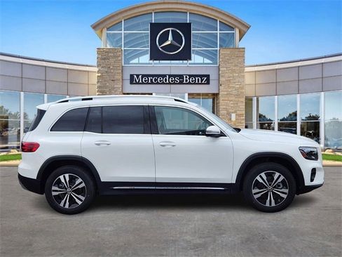 Certified 2025 Mercedes-Benz GLB 250 4MATIC image 5