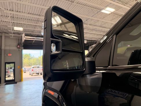 Used 2025 GMC Sierra 2500 AT4 w/ AT4 Premium Plus Package AWD/4WD image 23