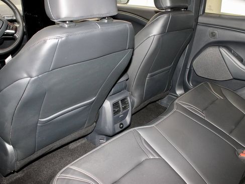 Used 2025 Ford Mustang Mach-E Premium AWD/4WD image 19