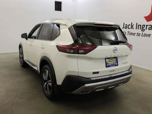 Certified 2021 Nissan Rogue Platinum FWD image 3