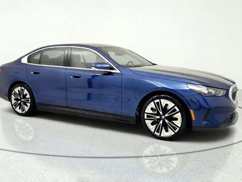 Used 2025 BMW i5 eDrive40i RWD image 1