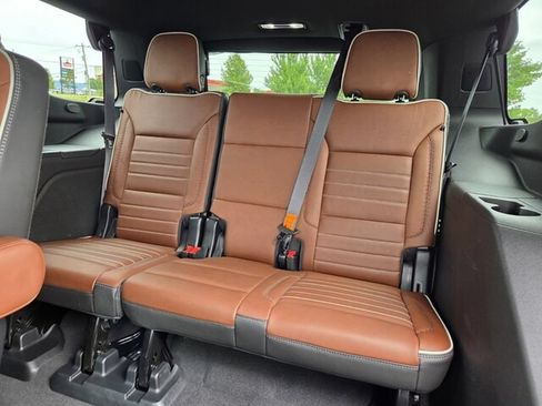 Used 2023 GMC Yukon Denali Ultimate AWD/4WD image 16
