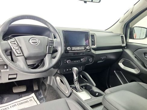 Used 2022 Nissan Frontier SV image 12