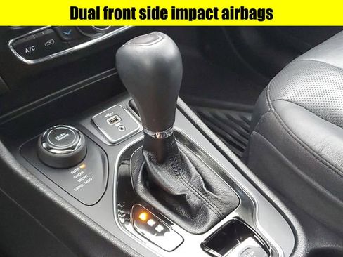 Used 2020 Jeep Cherokee Limited image 23