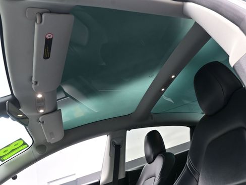 Used 2018 Tesla Model 3 Long Range image 16