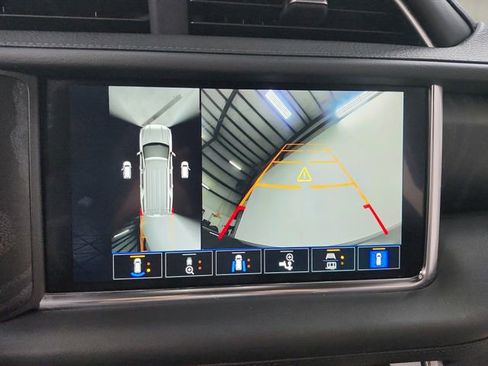 Used 2024 GMC Yukon Denali image 27