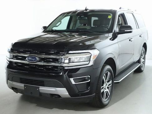 Used 2023 Ford Expedition Limited image 4