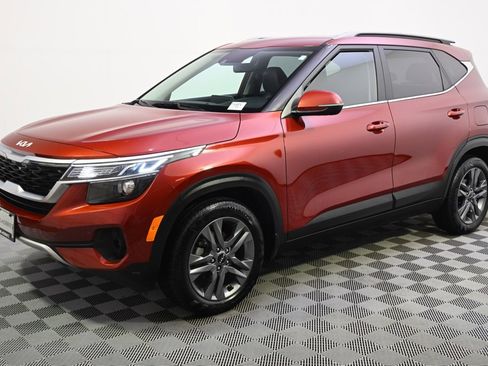 Used 2023 Kia Seltos S image 2