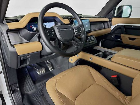 Used 2025 Land Rover Defender 90 V8 image 9