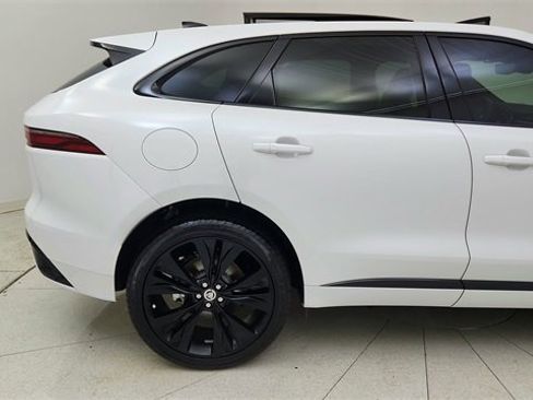 Used 2025 Jaguar F-PACE R-Dynamic S image 12