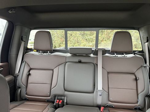 New 2025 GMC Sierra 3500 Denali w/ Denali Reserve Package image 3