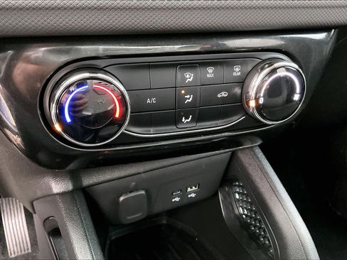 Used 2024 Chevrolet TrailBlazer LT w/ Driver Confidence Package image 33