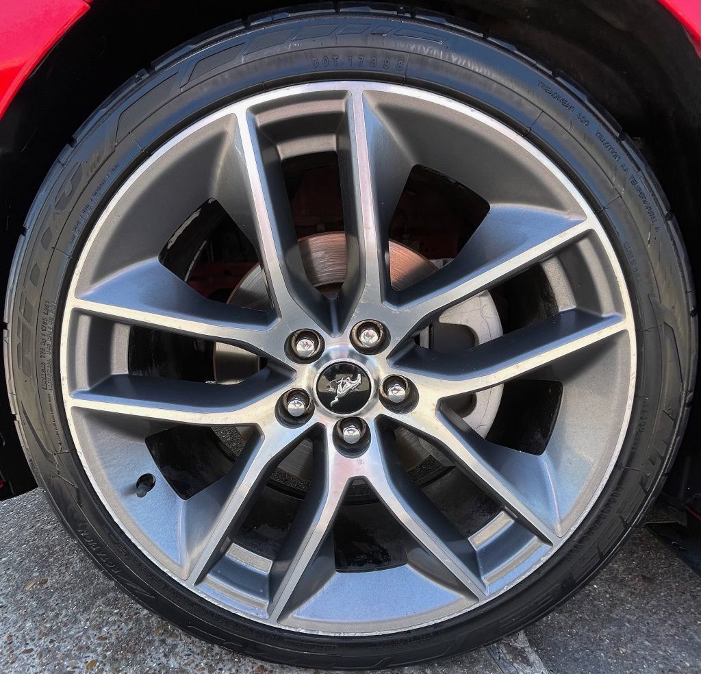 Used 2015 Ford Mustang Premium RWD image 9