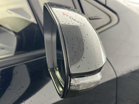 Used 2023 Toyota Corolla SE image 10