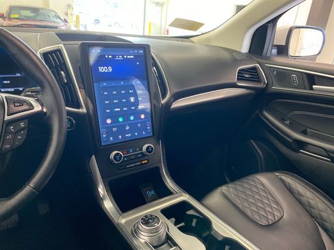 Used 2024 Ford Edge Titanium w/ Equipment Group 301A AWD/4WD image 14