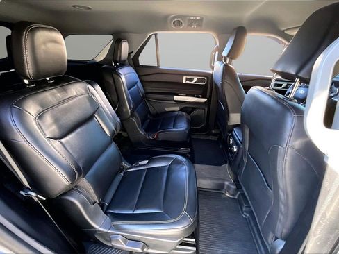 Used 2022 Ford Explorer XLT w/ Equipment Group 202A image 24
