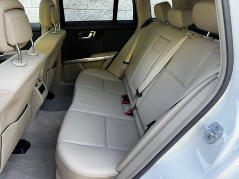 Used 2012 Mercedes-Benz GLK 350 4MATIC image 8