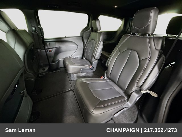 New 2027 Chrysler Pacifica Select FWD image 23