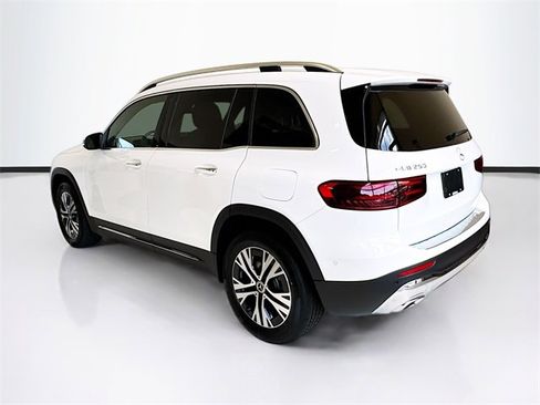 New 2025 Mercedes-Benz GLB 250 GLB 250 image 3