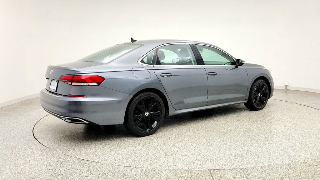 Used 2022 Volkswagen Passat 2.0T SE FWD image 5