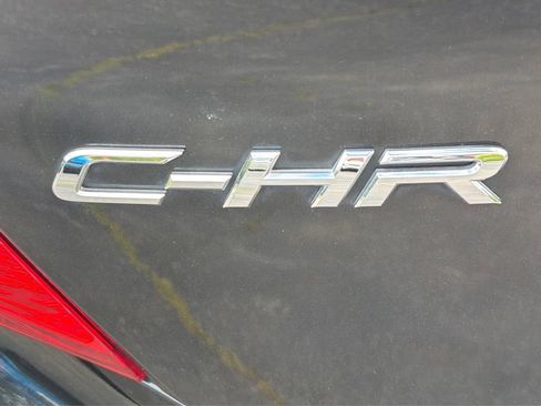 Used 2020 Toyota C-HR LE FWD image 23