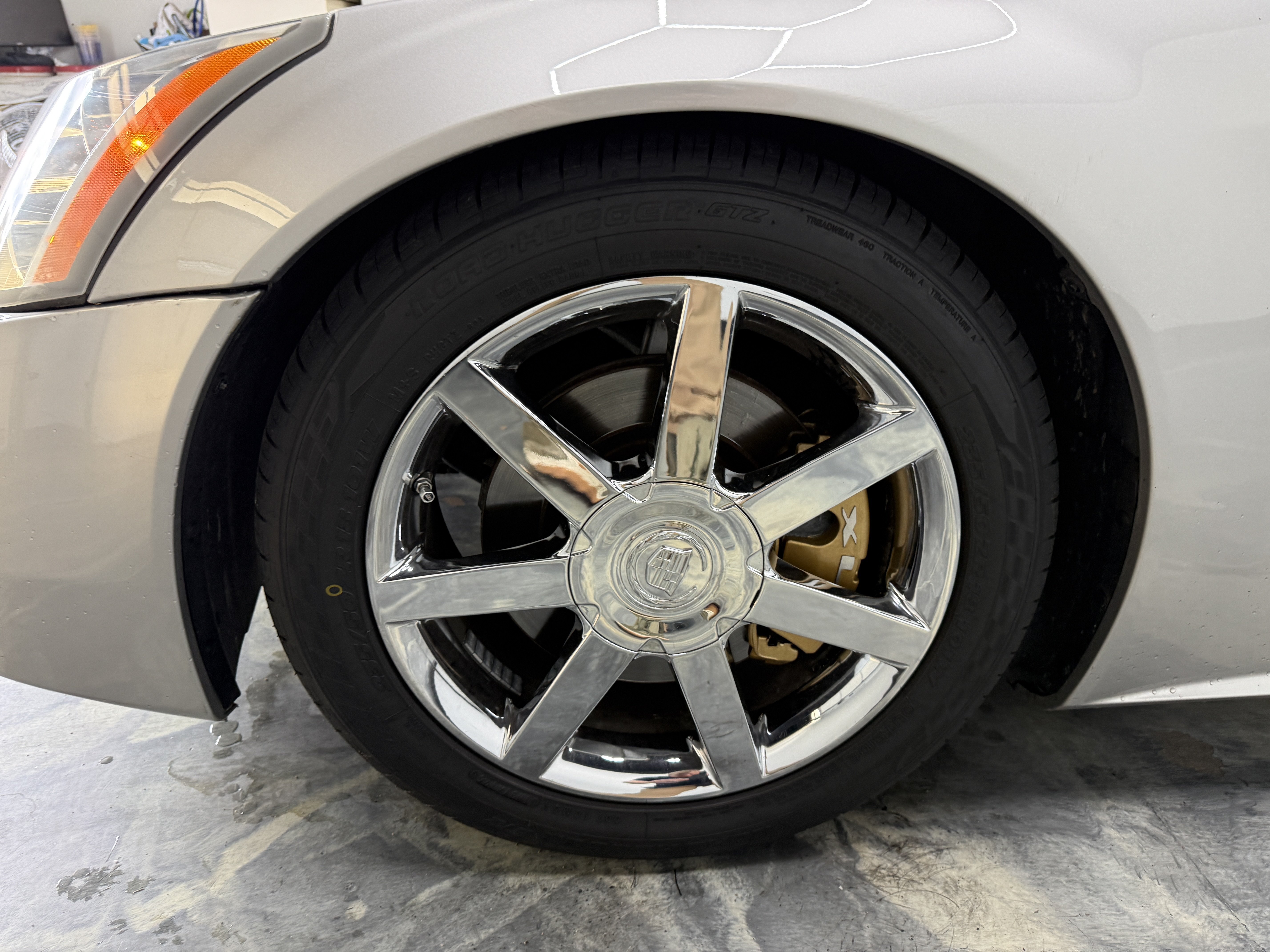 Used 2008 Cadillac XLR RWD image 27
