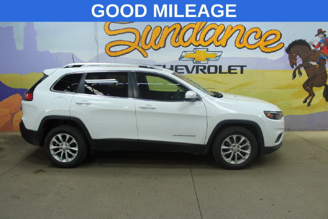 Used 2019 Jeep Cherokee Latitude w/ Cold Weather Group FWD image 1