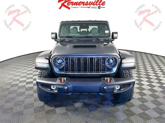 New 2026 Jeep Gladiator Mojave w/ Technology Group video 2