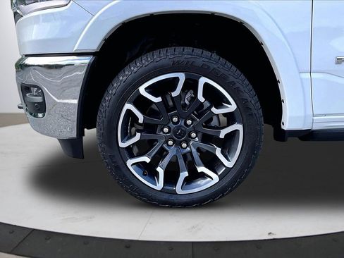 Used 2025 RAM 1500 Limited AWD/4WD image 34