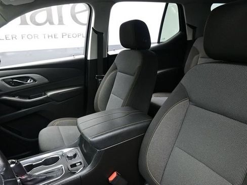 Used 2020 Chevrolet Traverse LT FWD image 16