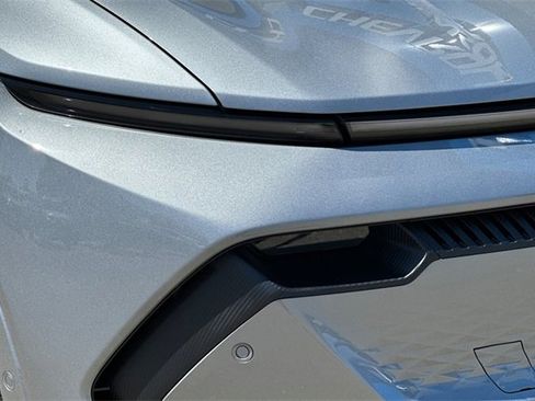 New 2025 Chevrolet Equinox EV LT image 34