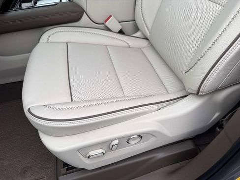 New 2026 GMC Yukon Denali w/ Denali Reserve Package image 15