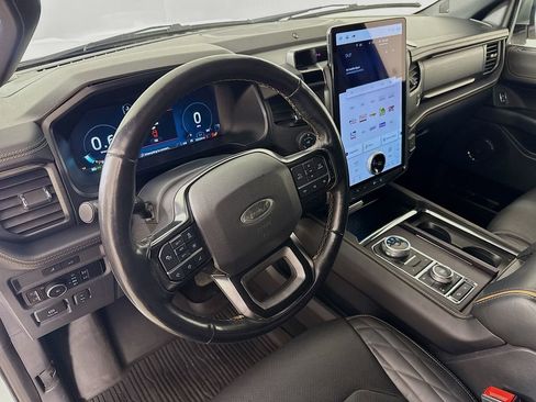 Used 2023 Ford Expedition Max Platinum image 9