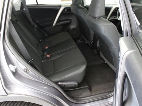 Used 2016 Toyota RAV4 LE AWD/4WD image 29