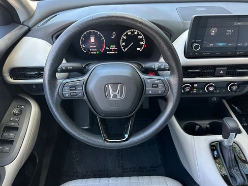Used 2025 Honda HR-V LX image 13