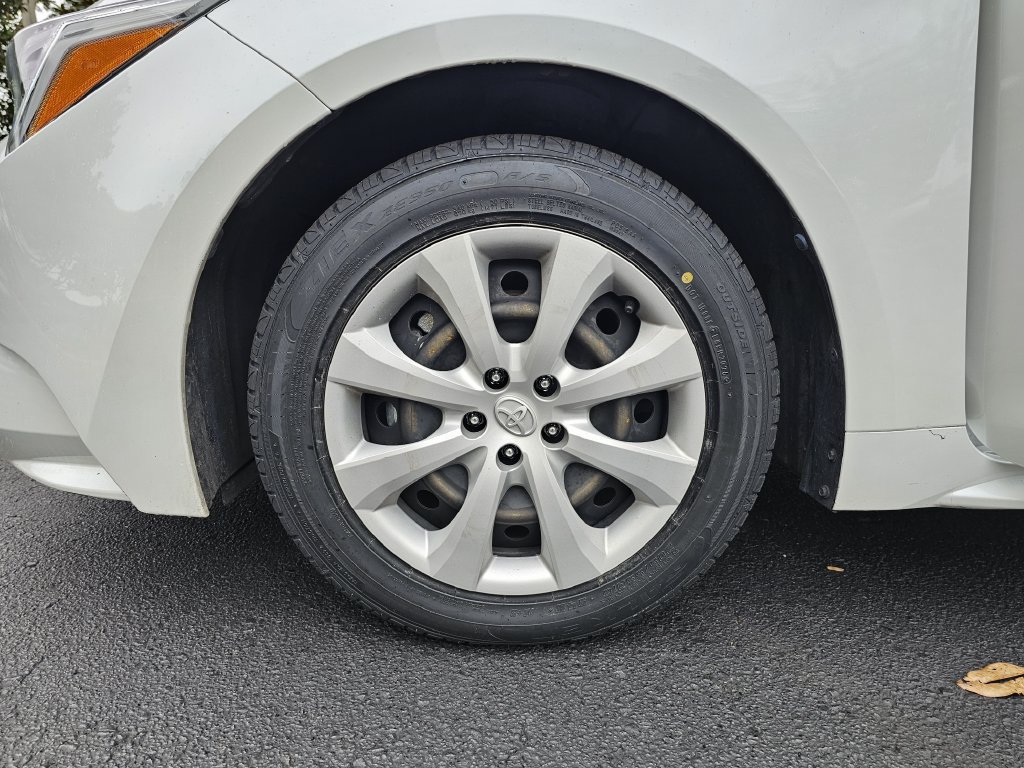 Used 2024 Toyota Corolla LE FWD image 27