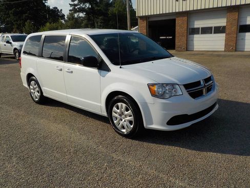 Used 2018 Dodge Grand Caravan SE w/ UConnect Hands-Free Group FWD image 7