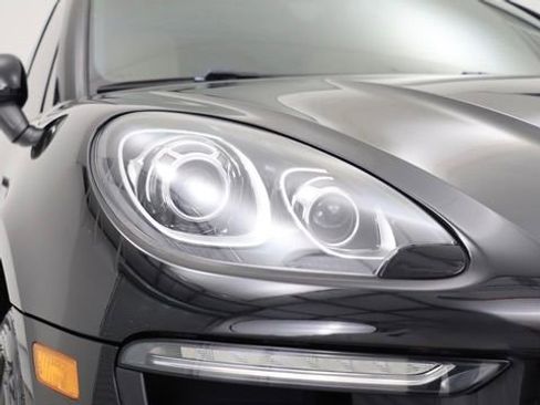 Used 2018 Porsche Macan Sport Edition AWD/4WD image 10