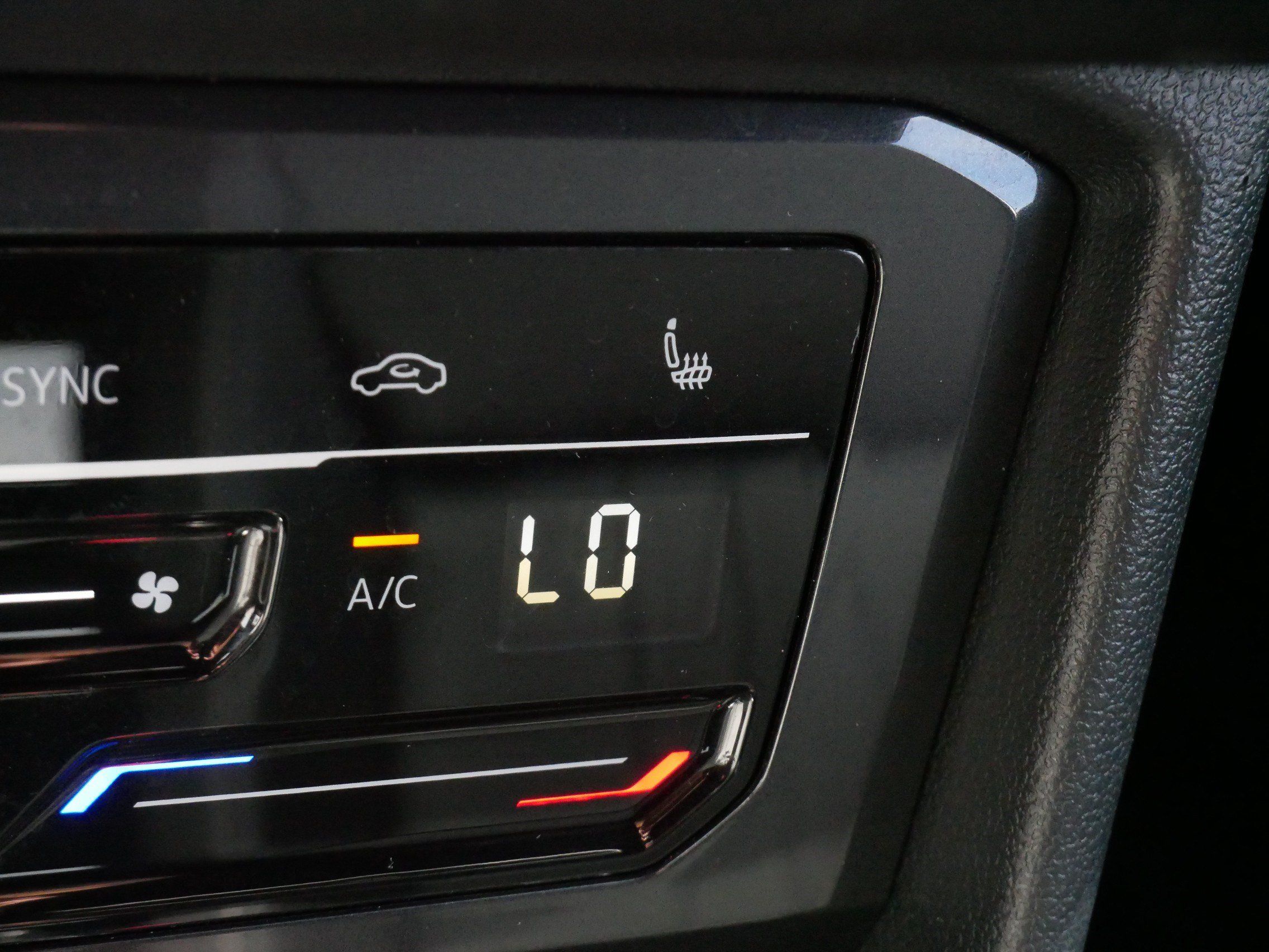 Certified 2023 Volkswagen Tiguan SE R-Line AWD/4WD image 28