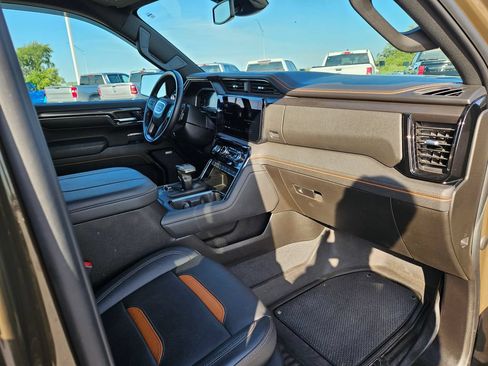 Used 2024 GMC Sierra 1500 AT4 w/ AT4 Preferred Package AWD/4WD image 35