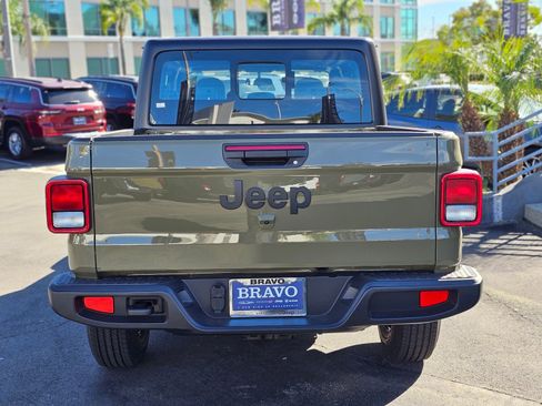 New 2026 Jeep Gladiator Sport image 6