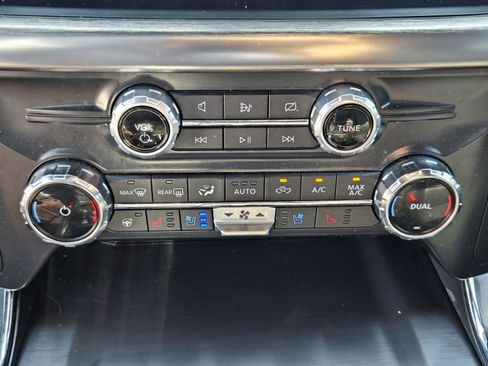 Used 2022 Ford F150 Lariat w/ Equipment Group 502A High AWD/4WD image 16